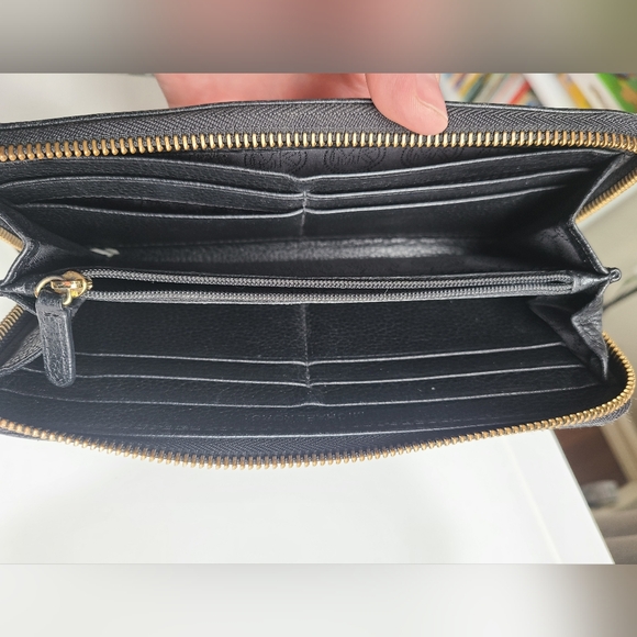 Michael Kors Navy Leather Wallet - Picture 2 of 3